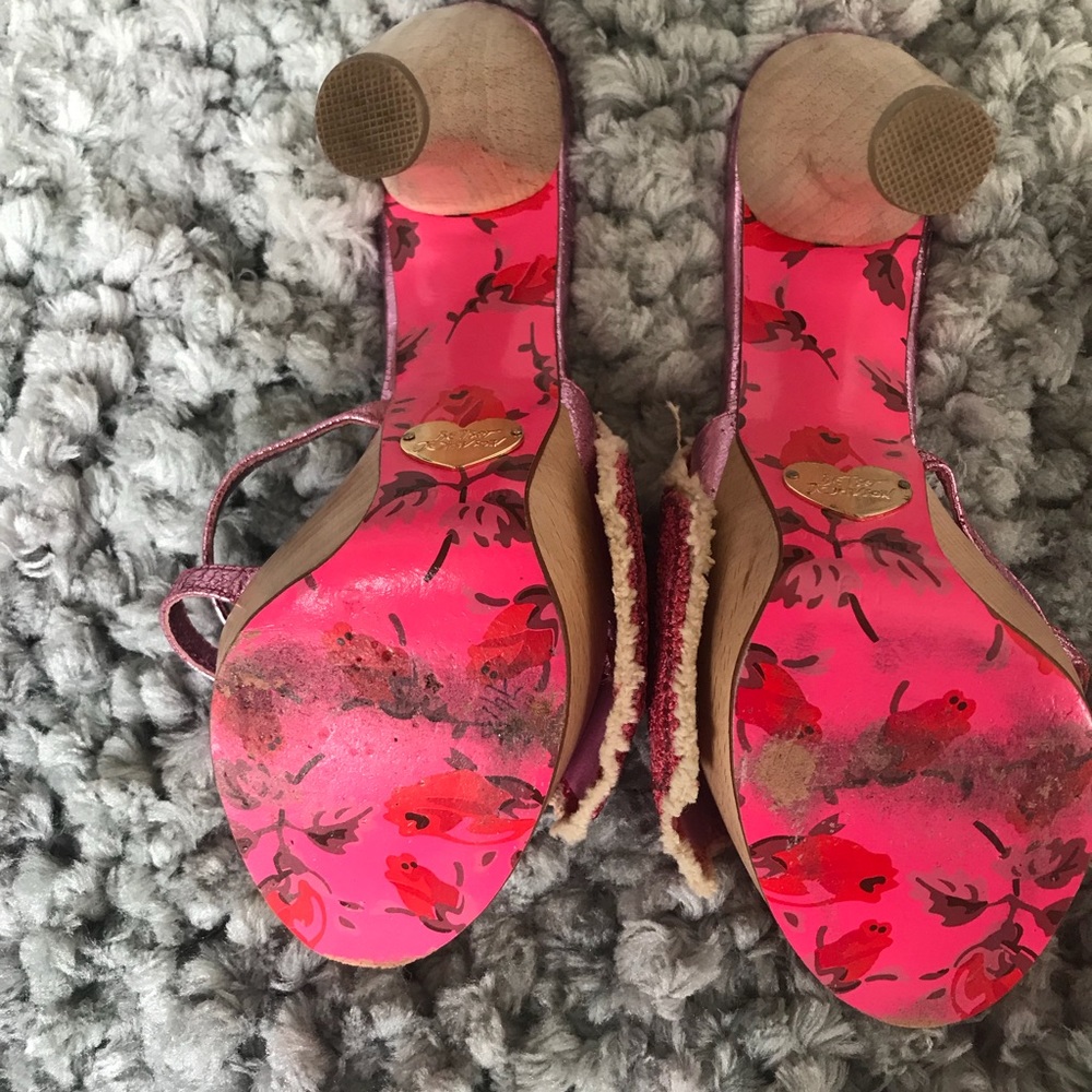 Betsey Johnson Floral Platform - Picture 2 of 8